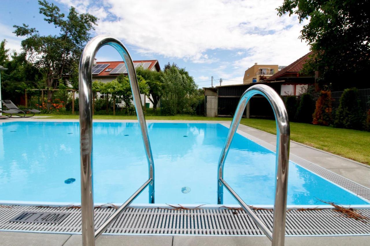 Maureen Lovely 2 Bedroom Unit With Community Pool Vídeň Exteriér fotografie